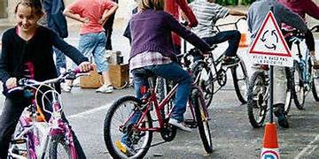 Enfants-apprenant-le-velo.jpg